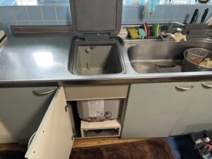 愛媛キッチン取付け隊　トップオープン食洗機の工事　施工前